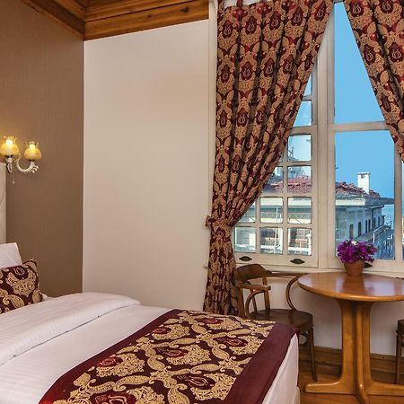 Mom Hotel Адалар Экстерьер фото