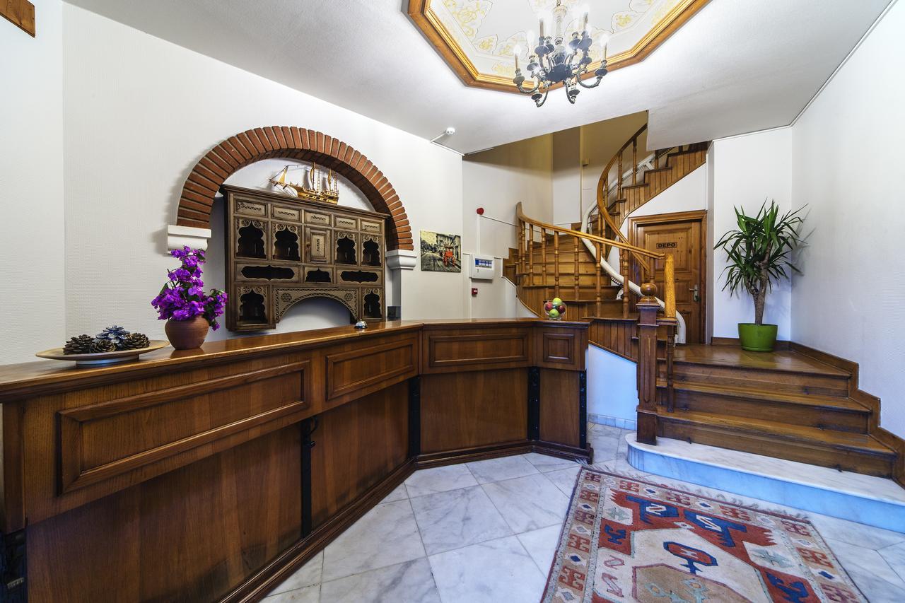 Mom Hotel Адалар Экстерьер фото