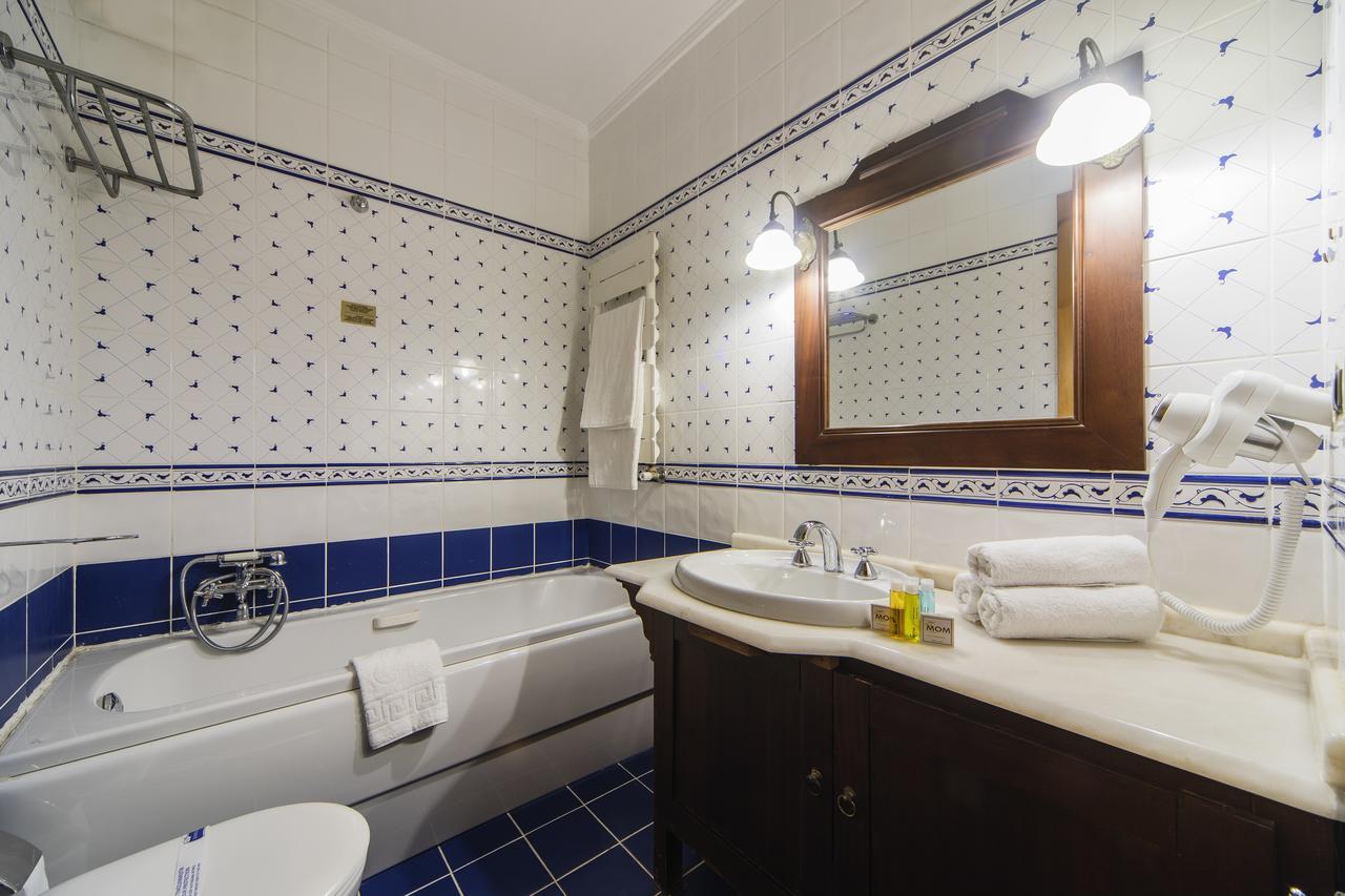 Mom Hotel Адалар Экстерьер фото