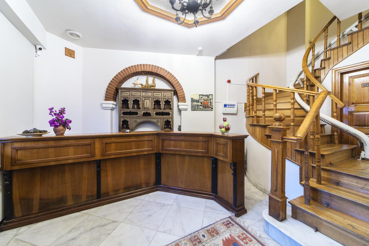 Mom Hotel Адалар Экстерьер фото